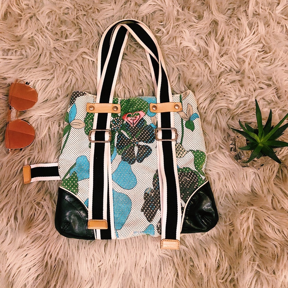 Vintage Roxy tote perfect for summer.